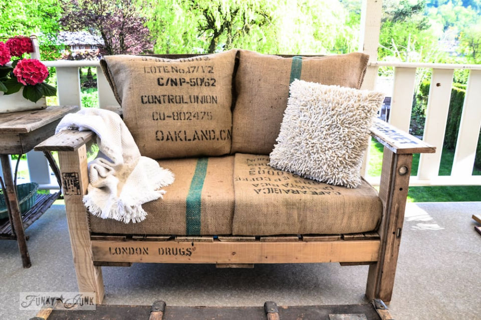 30 Free DIY Pallet Couch Plans (Pallet Sofa Ideas) - DIY Cozy Home
